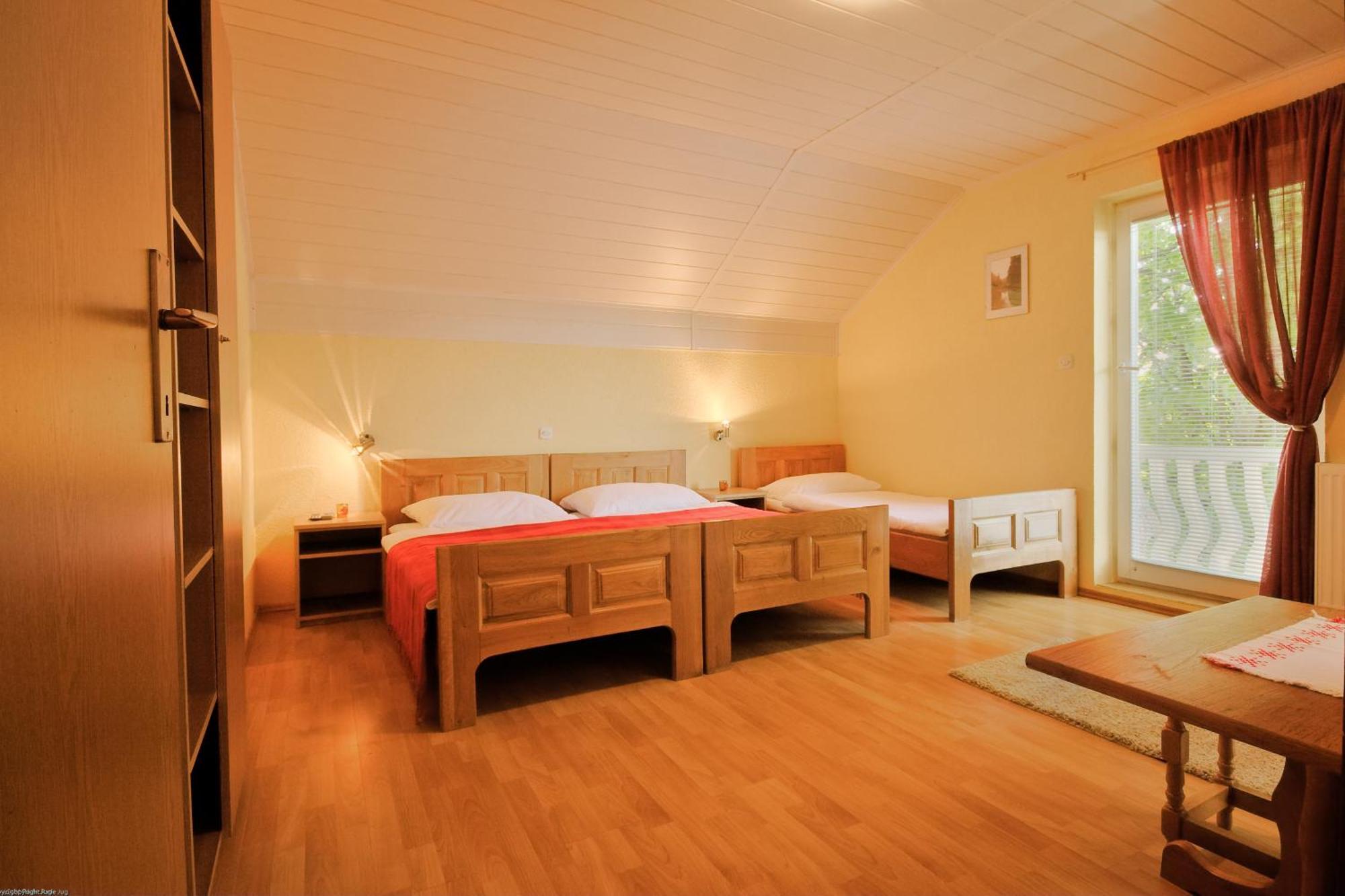 Ranch Terra Hotel Irinovac Ngoại thất bức ảnh